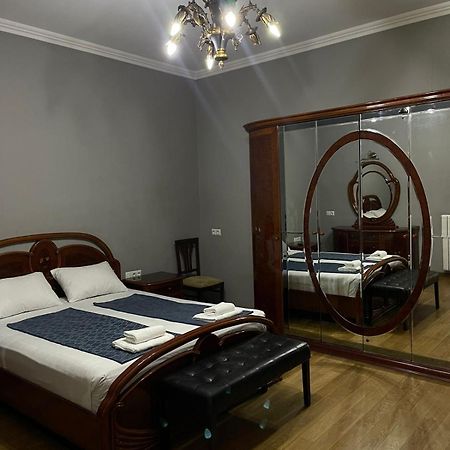 Apartment Anzi Батуми Екстериор снимка