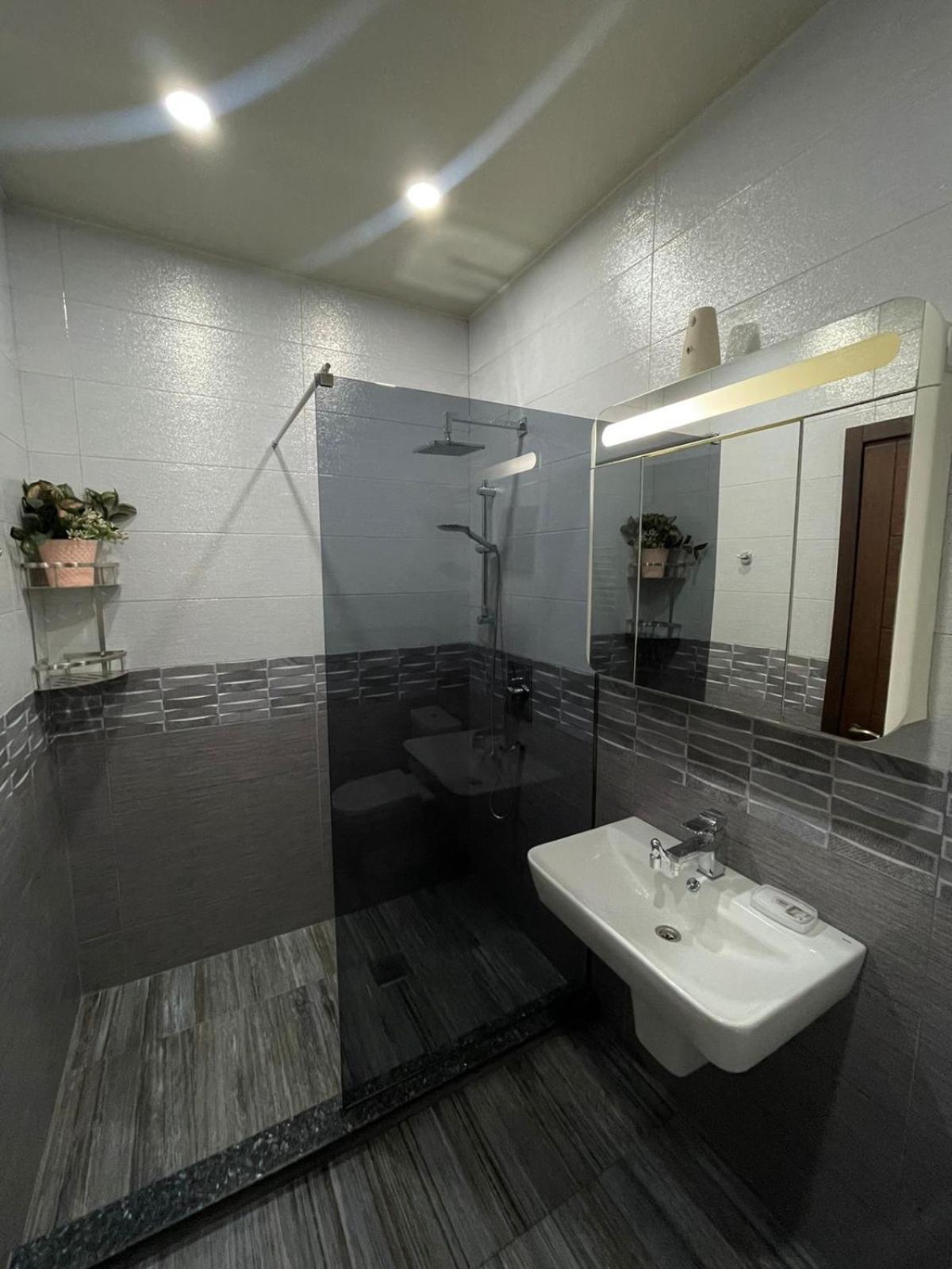 Apartment Anzi Батуми Екстериор снимка