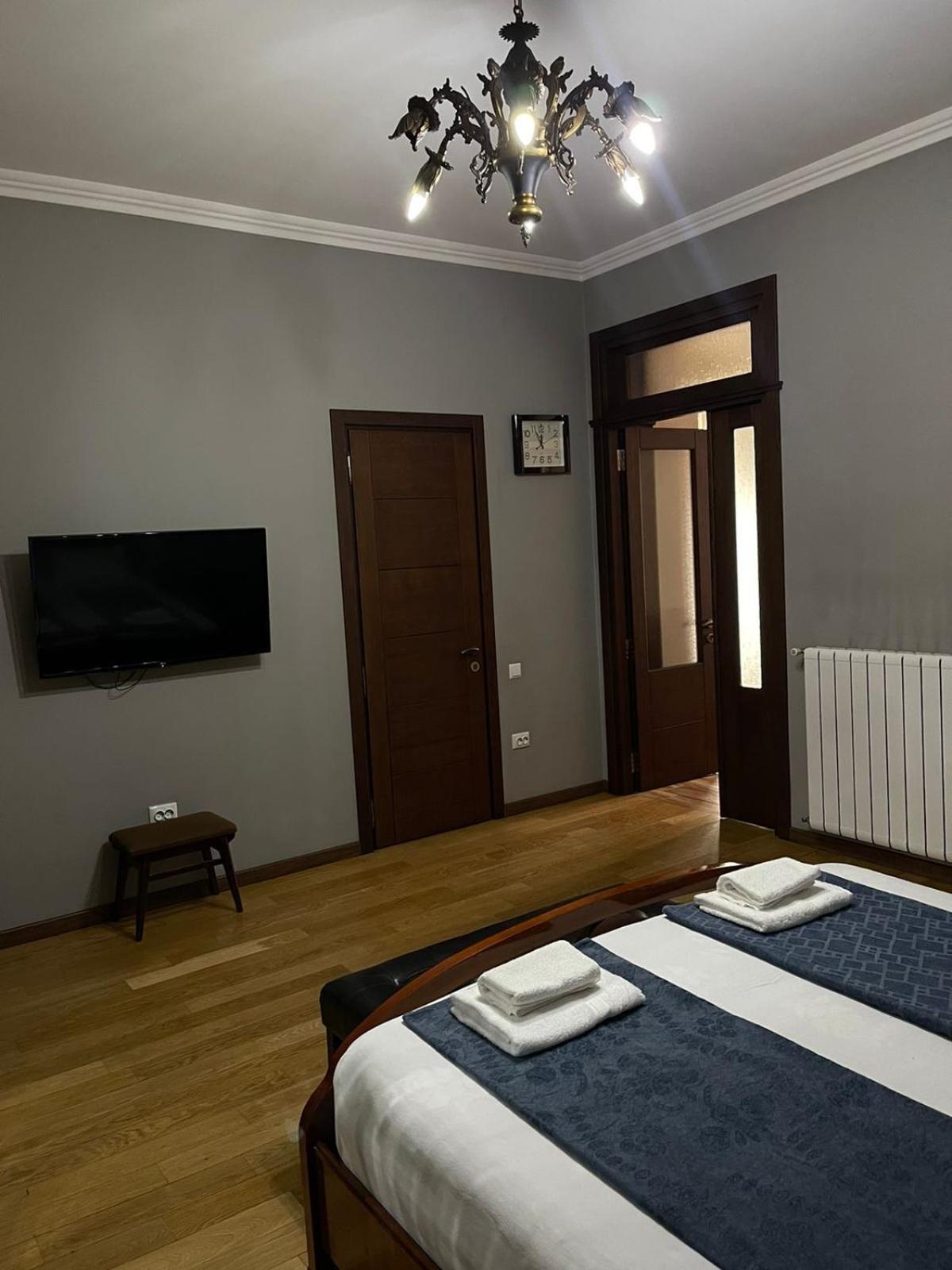 Apartment Anzi Батуми Екстериор снимка