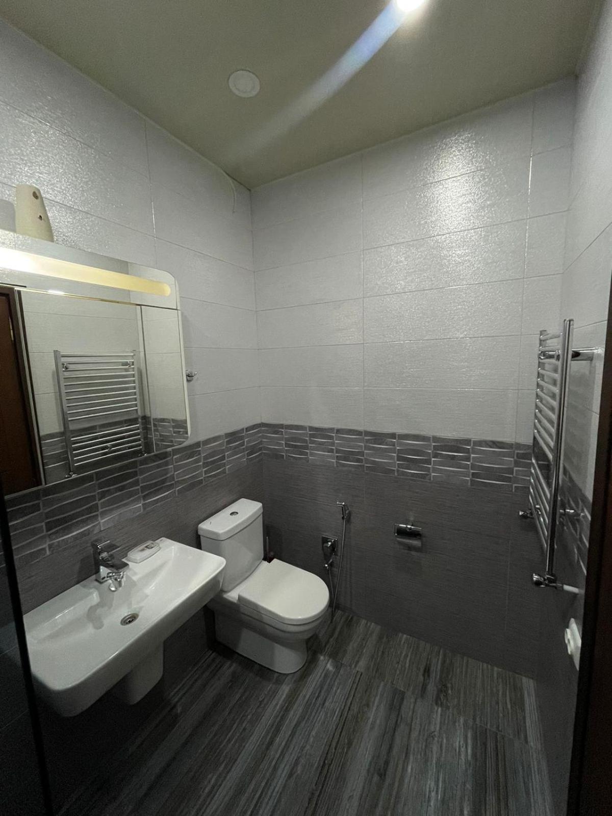 Apartment Anzi Батуми Екстериор снимка