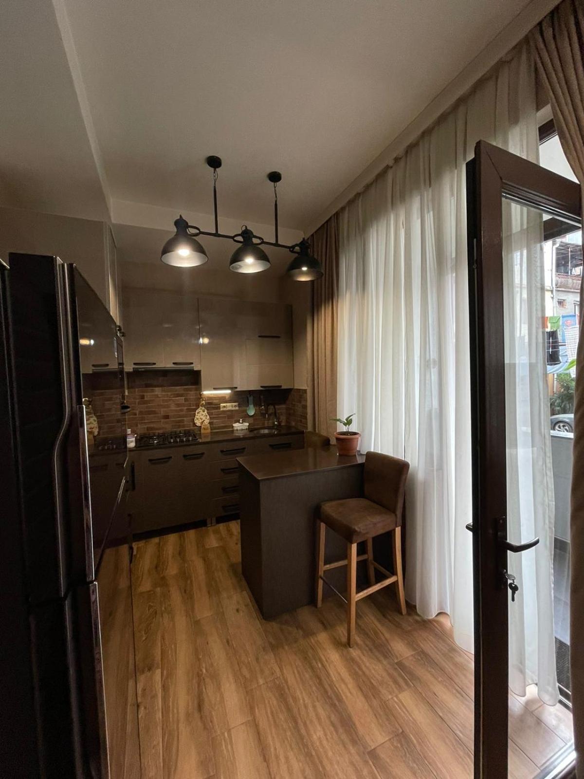 Apartment Anzi Батуми Екстериор снимка