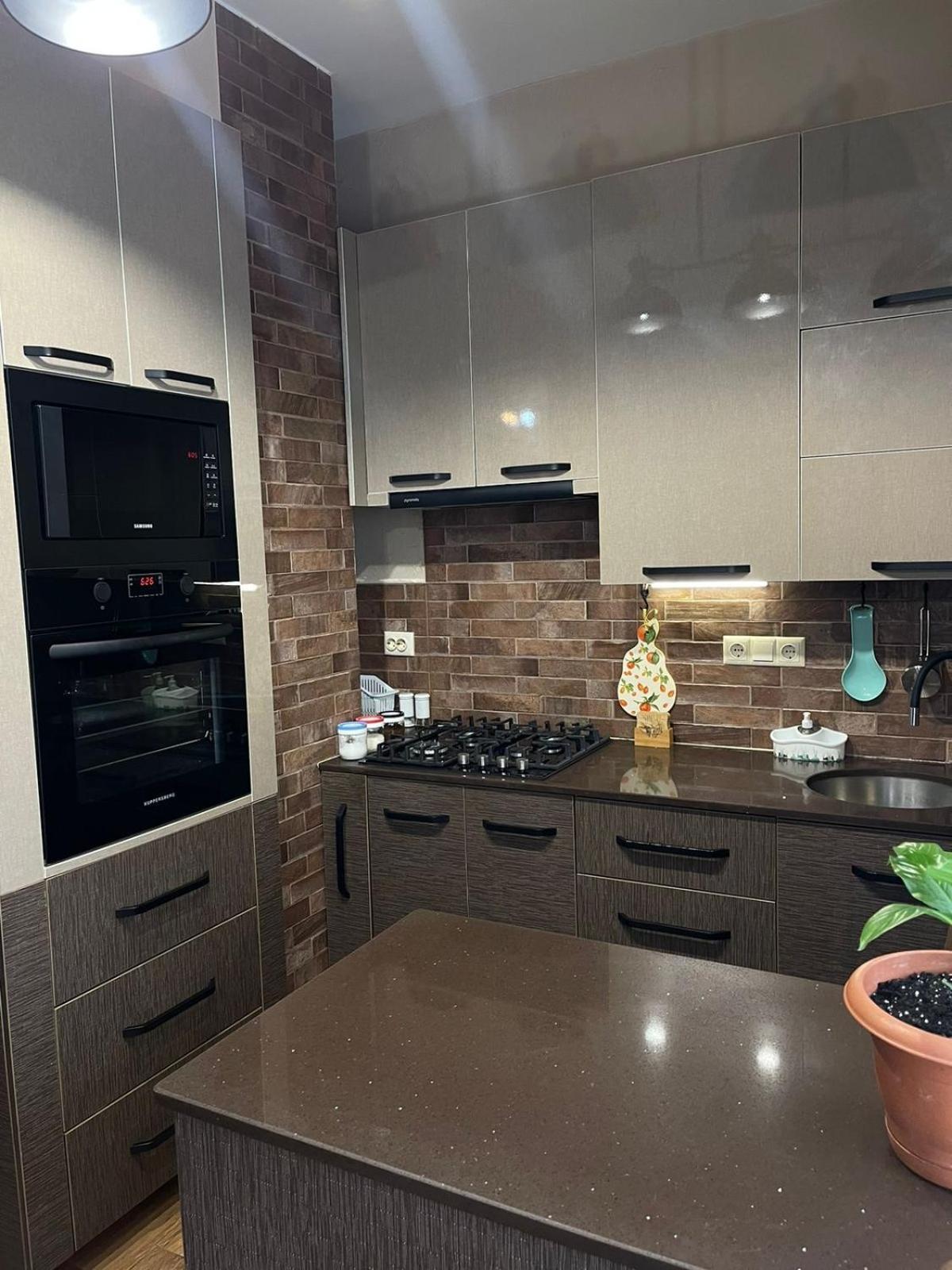 Apartment Anzi Батуми Екстериор снимка