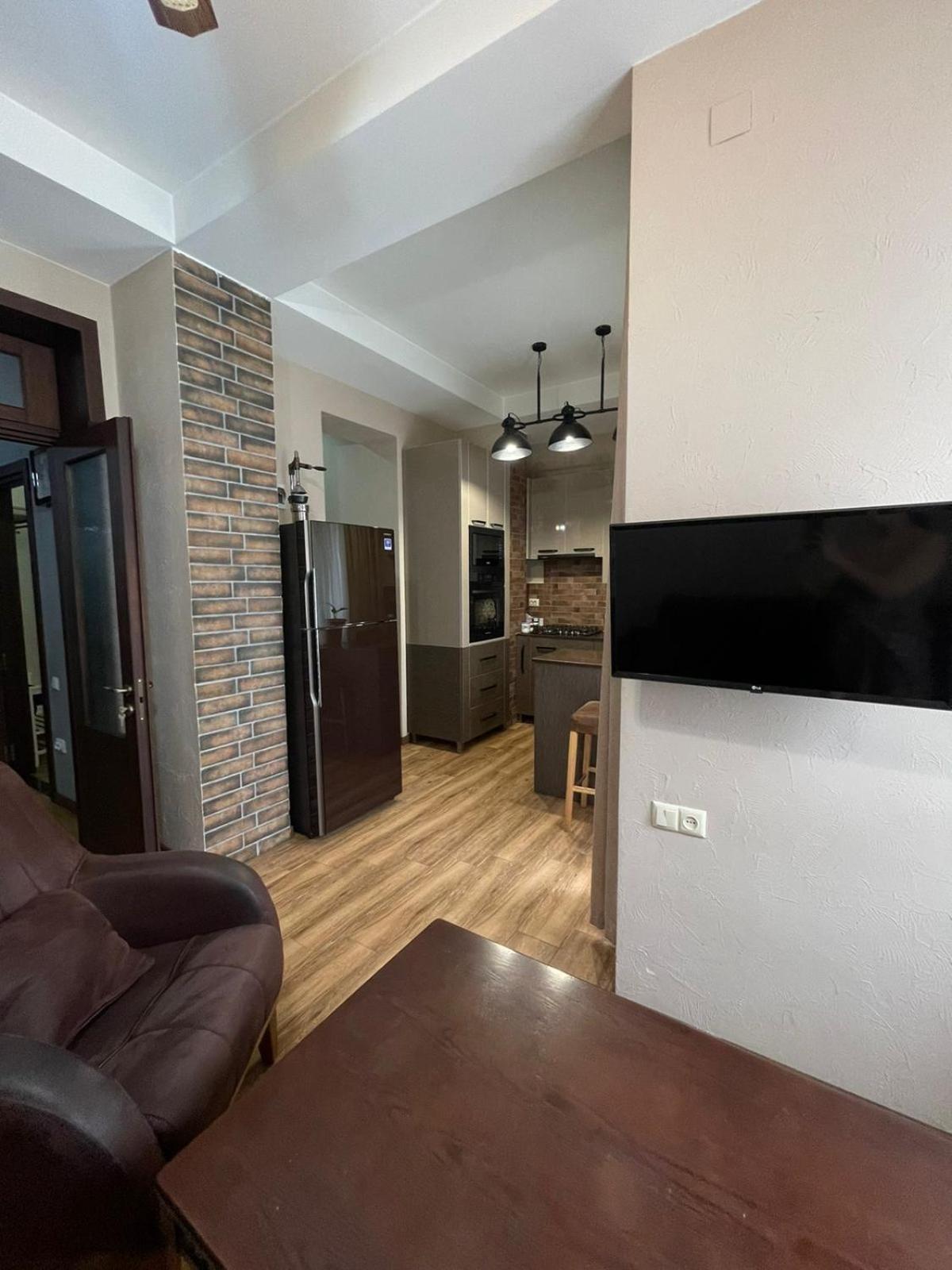 Apartment Anzi Батуми Екстериор снимка