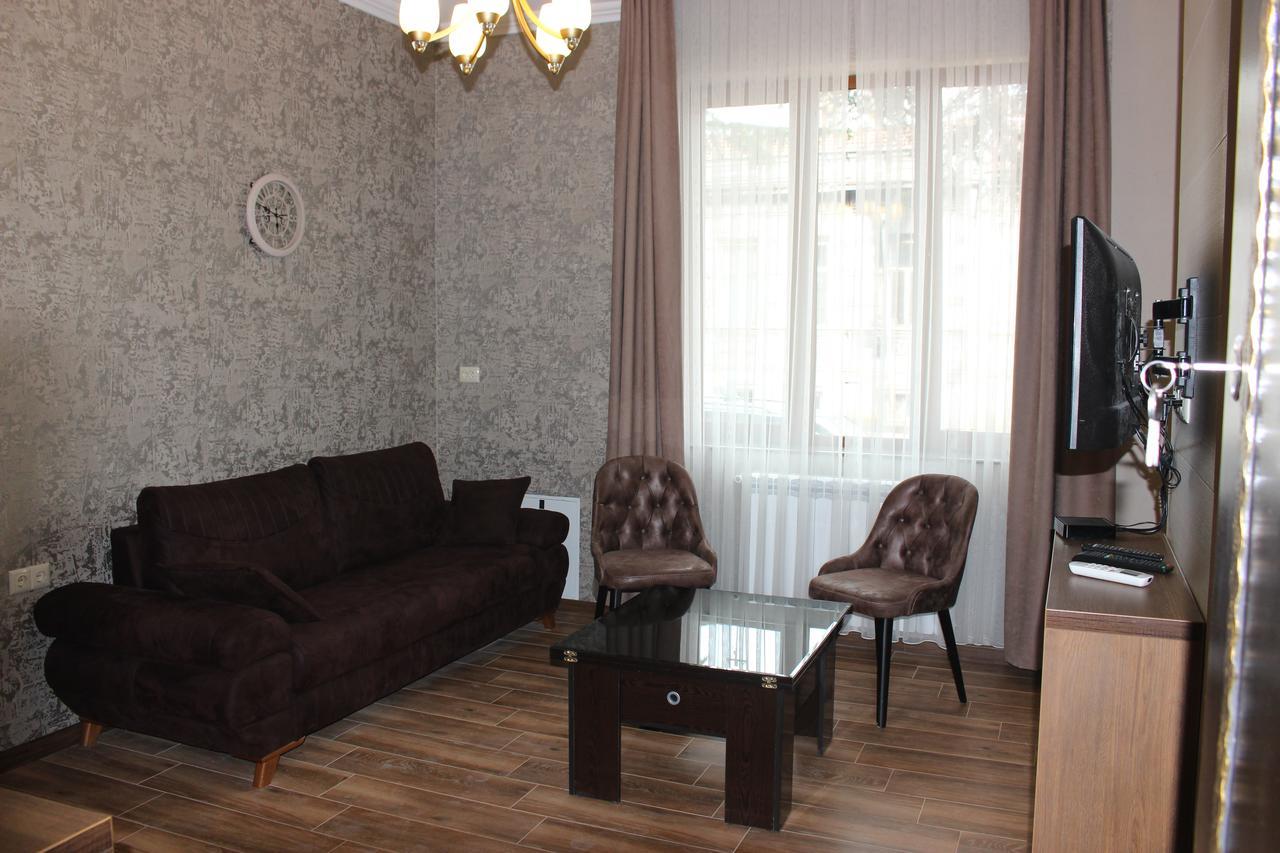 Apartment Anzi Батуми Екстериор снимка